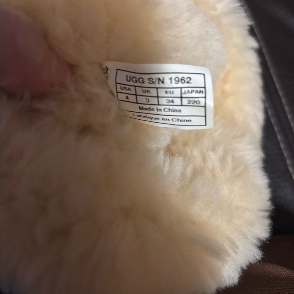 UGG Beige Bailey Button Button Boots - Picture 5 of 6